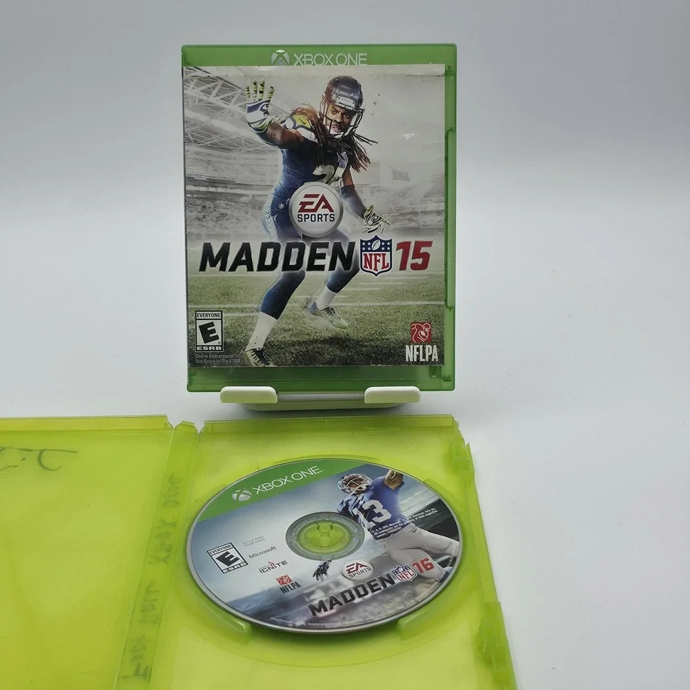 Madden NFL 15 & 16 Microsoft Xbox One Video Game Lot Football Sports Discs Retro